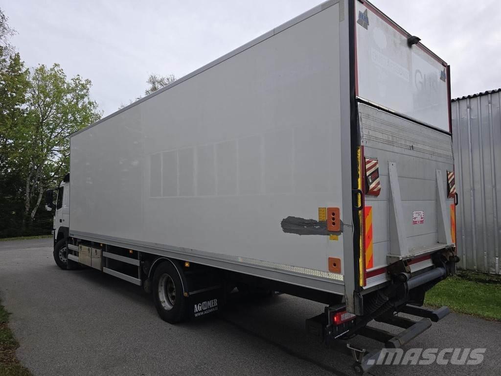 Volvo FM330 4X2 Camiones caja cerrada