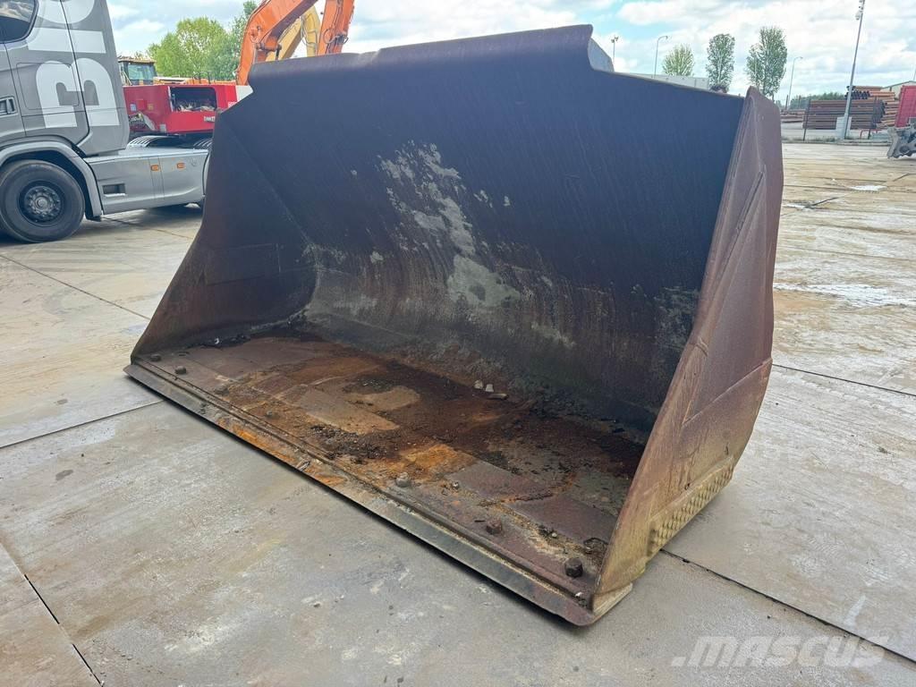 Volvo 4.2 m3 Cucharones