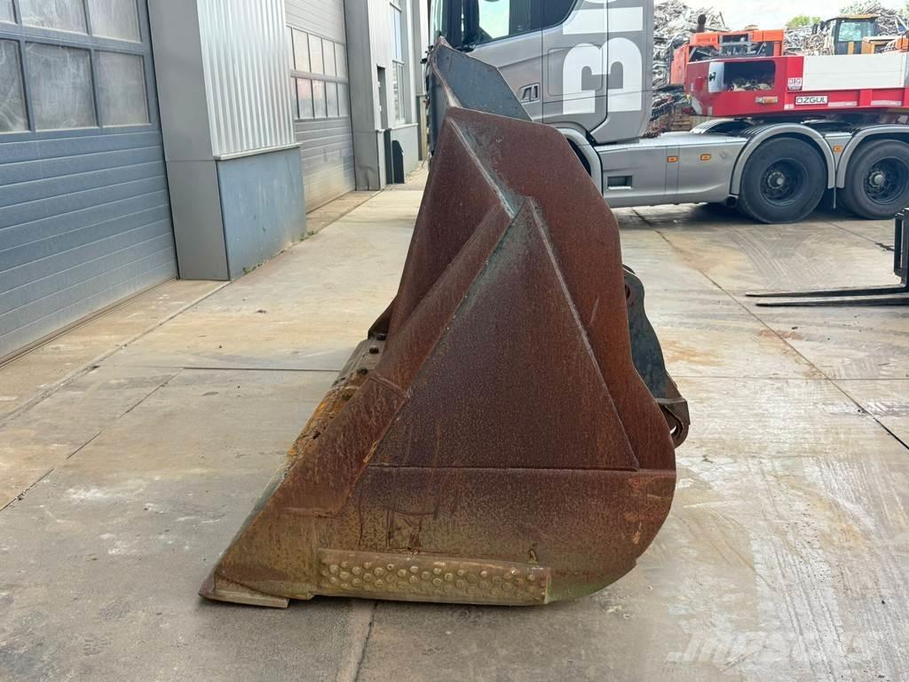 Volvo 4.2 m3 Cucharones