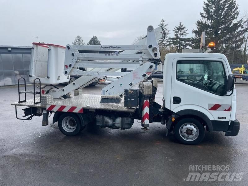 Nissan CABSTAR 35.11 Plataformas sobre camión