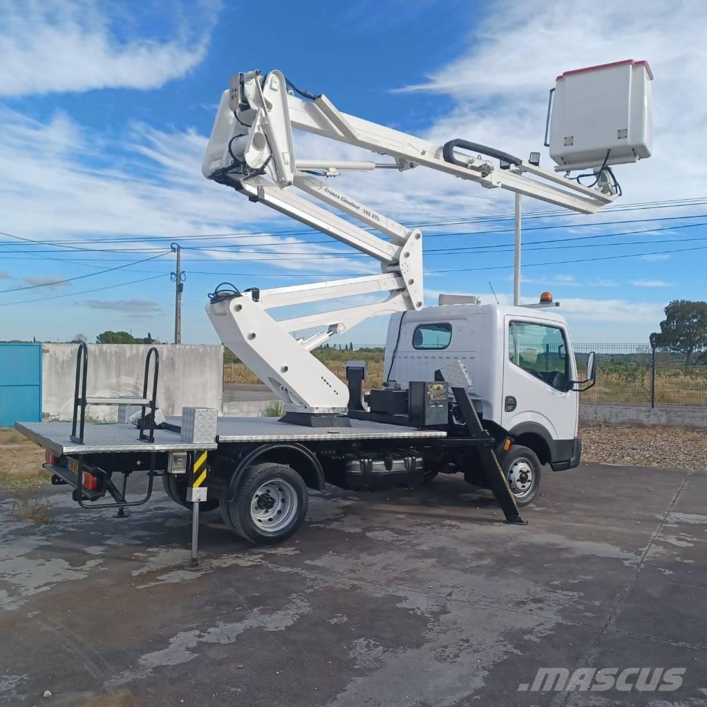 Nissan CABSTAR 35.11 Plataformas sobre camión