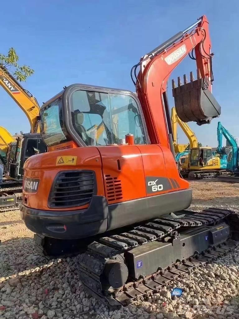 Doosan DX 60-9 Mini excavadoras < 7t