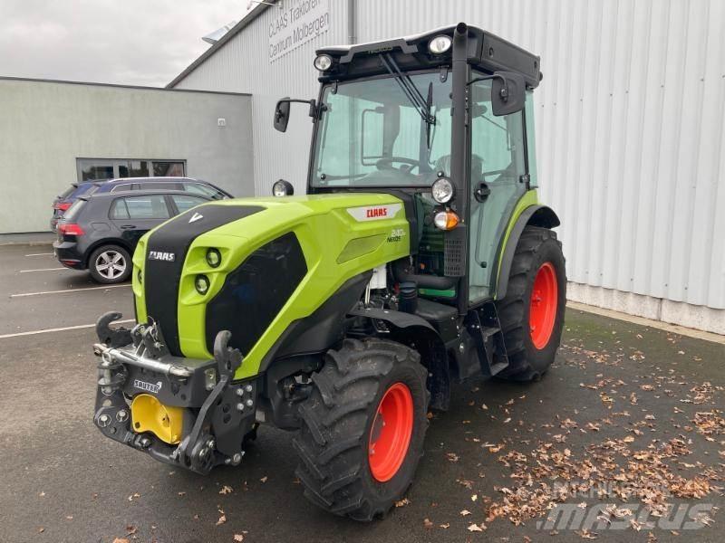 CLAAS NEXOS 240 M Tractores