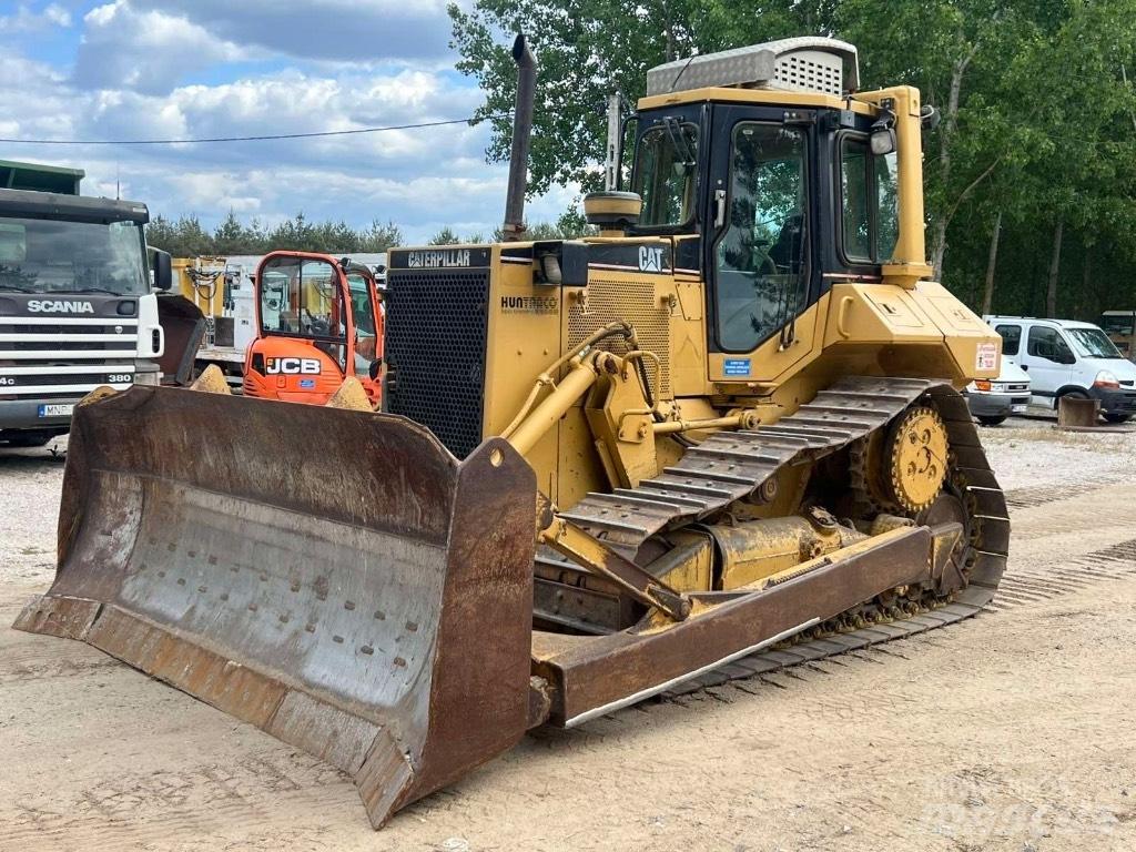 CAT D 6 M Buldozer sobre oruga