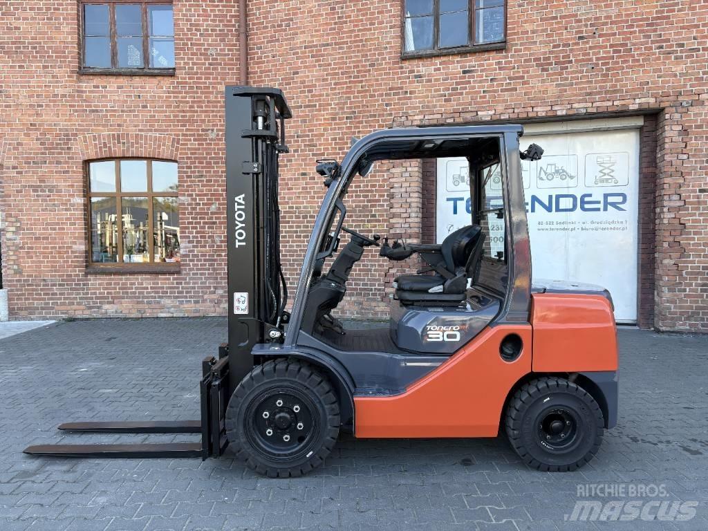 Toyota 06-8FDF30 Carretillas diesel