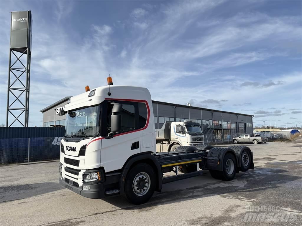 Scania P 360 6X2 Camiones chasis