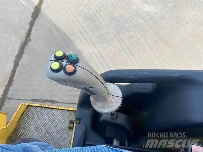 Bomag BW 80 AD-5 Rodillos de doble tambor