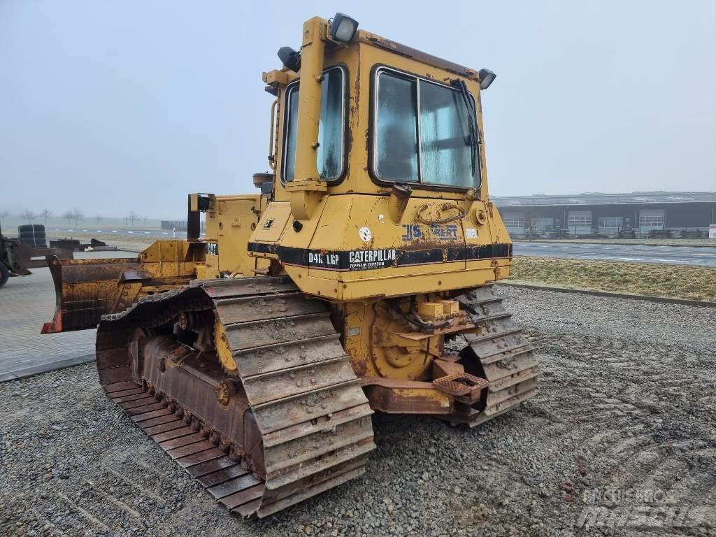CAT D 4 H Buldozer sobre oruga