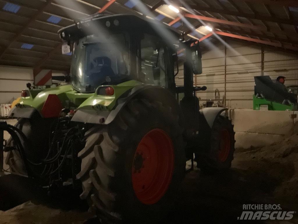 CLAAS ARION 650 cis + Tractores
