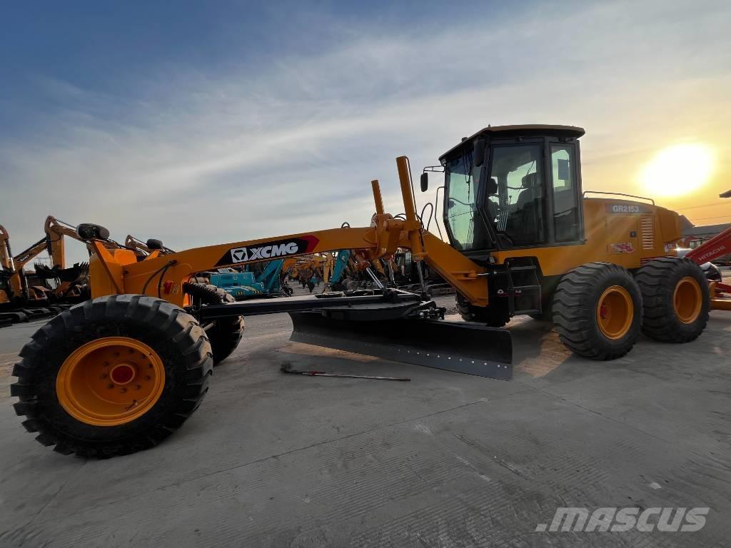 XCMG GR 2153 Buldozer sobre ruedas