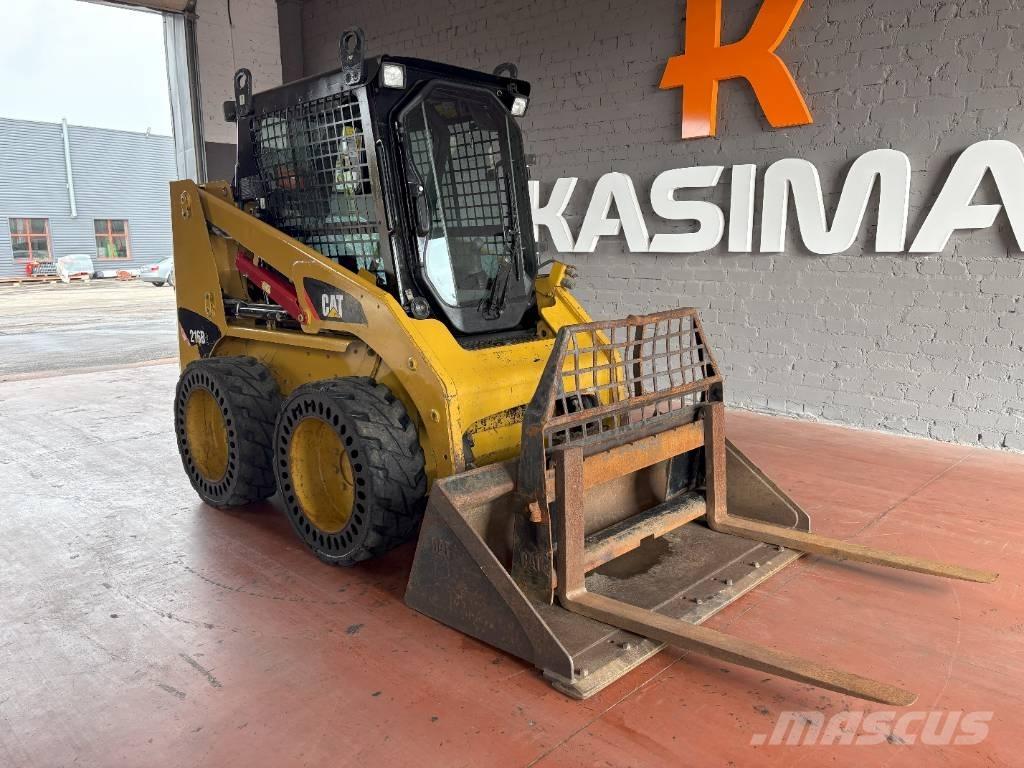 CAT 216 B Minicargadoras