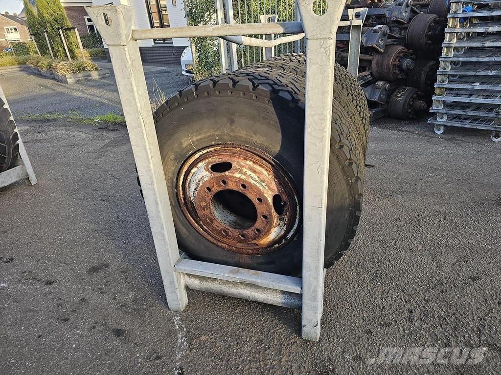  Several 1000 X 20 Sin carrozar