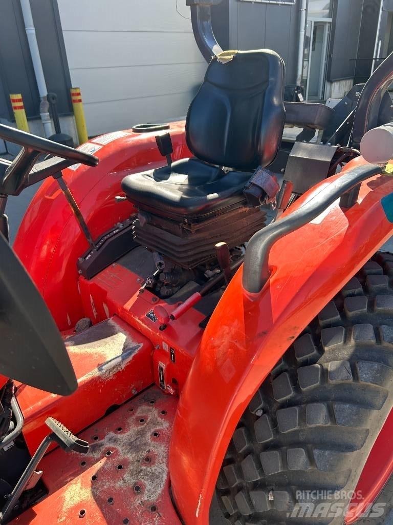 Kubota L1-382 HST Tractores compactos