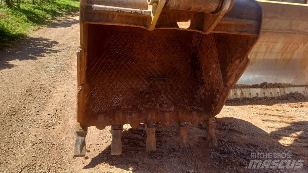 SDLG LG 6250 E Excavadoras de cadenas