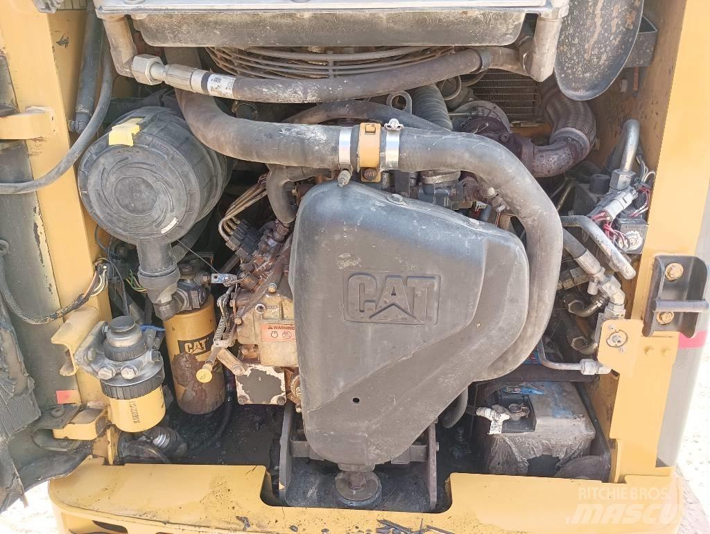 CAT 226 B Minicargadoras