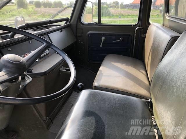MAN 11-136 4T 4x4 Camiones caja cerrada