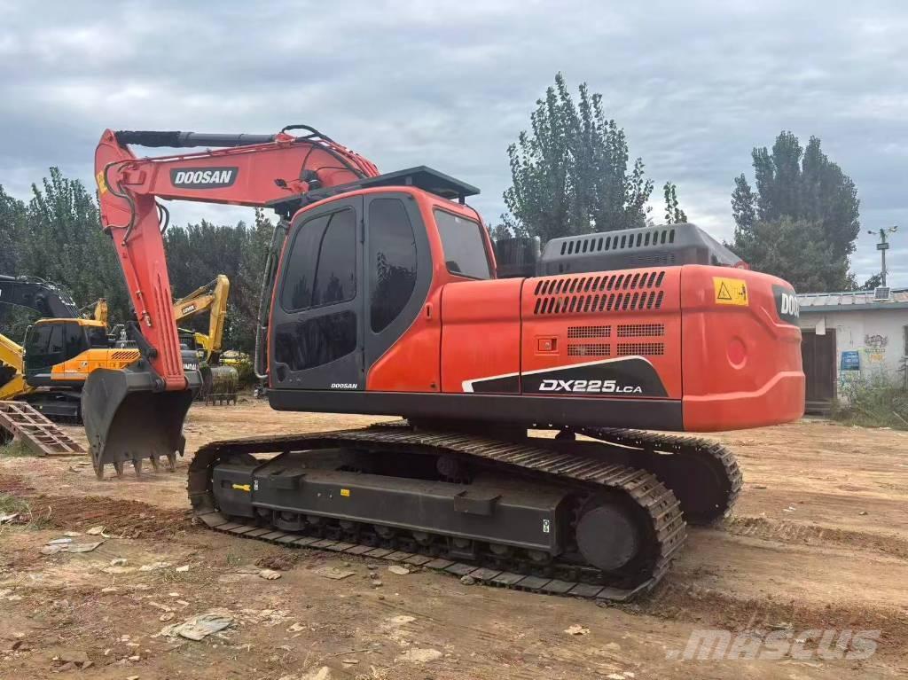 Doosan DX 225 Excavadoras de cadenas