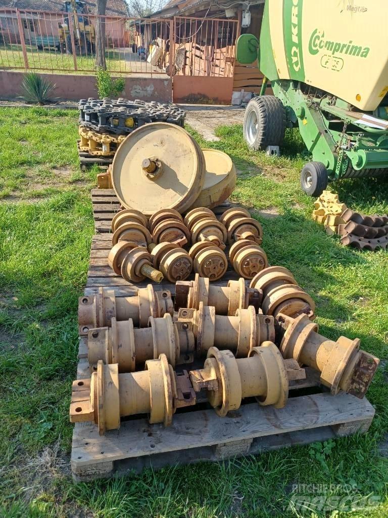 Komatsu D 65 - D85 Cadenas, orugas y chasis