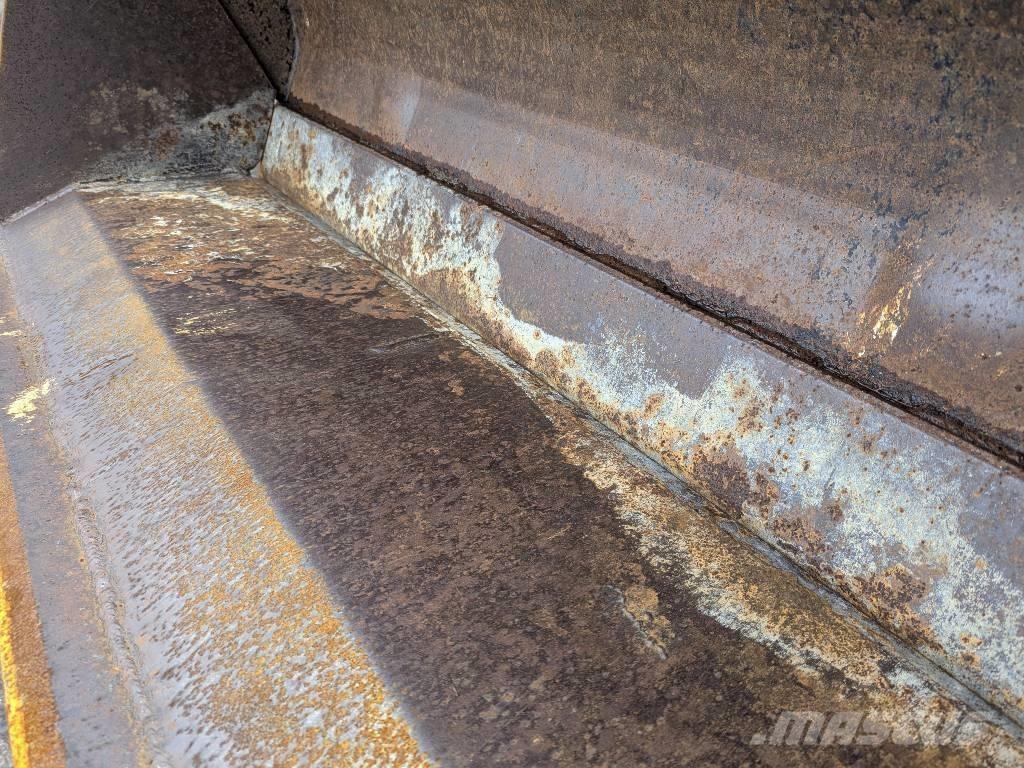  SUTTON 4-IN-1 BUCKET Cucharones