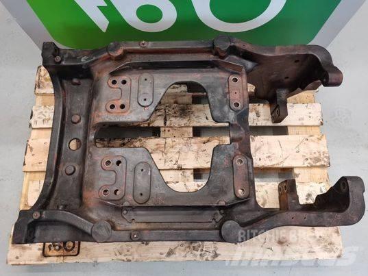 McCormick 120 frame Chasis y suspención