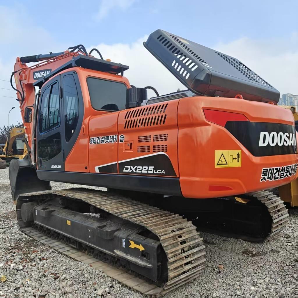 Doosan DX 225 LCA Excavadoras de cadenas