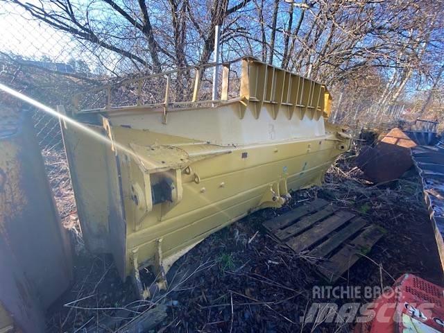 CAT D7E  U-blade, new Cuchillas