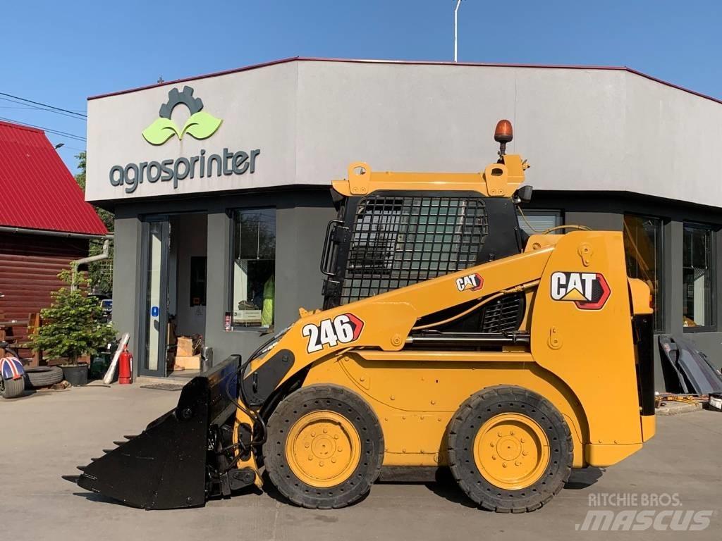 CAT 246 Minicargadoras