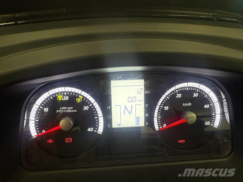 Kioti dk6020hst Tractores