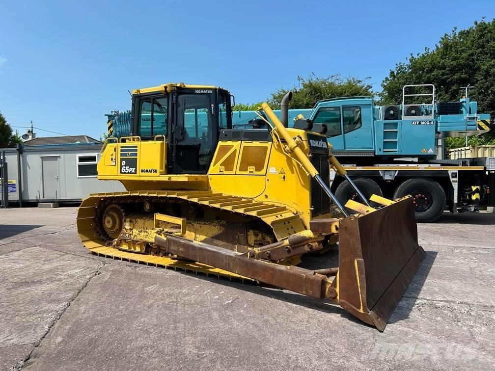 Komatsu D 65 PX-18 Buldozer sobre oruga