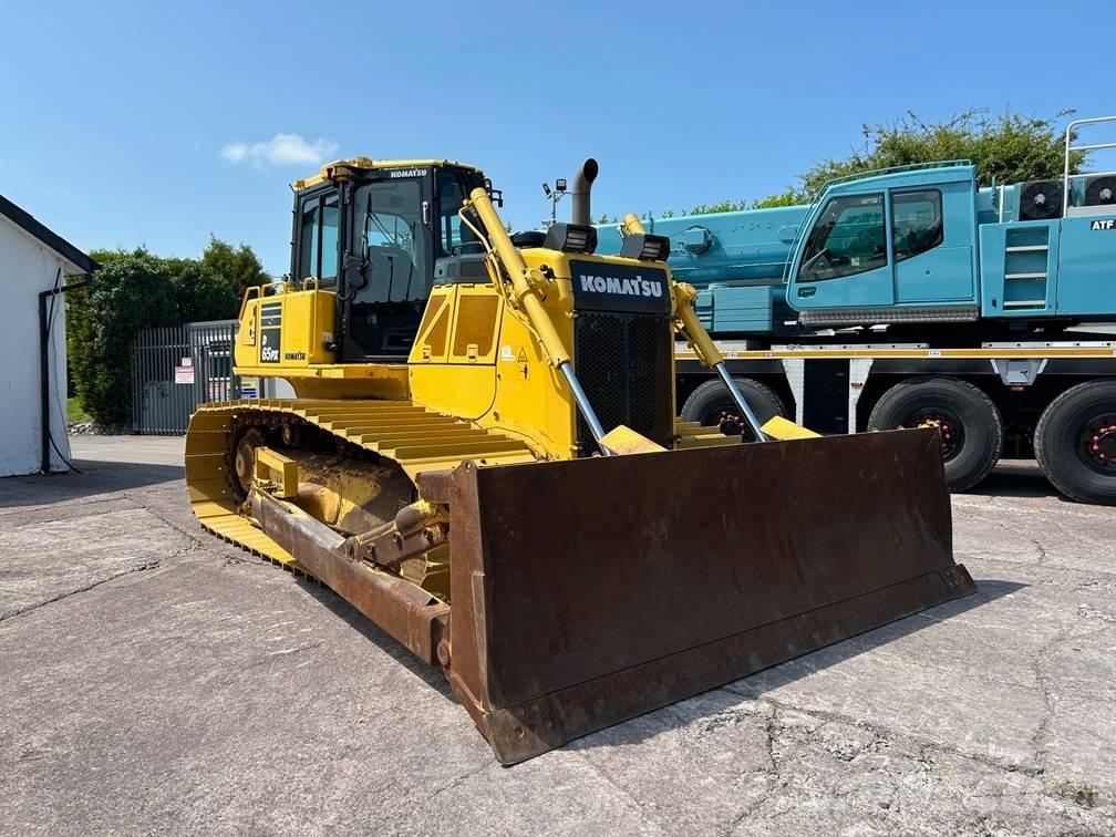 Komatsu D 65 PX-18 Buldozer sobre oruga