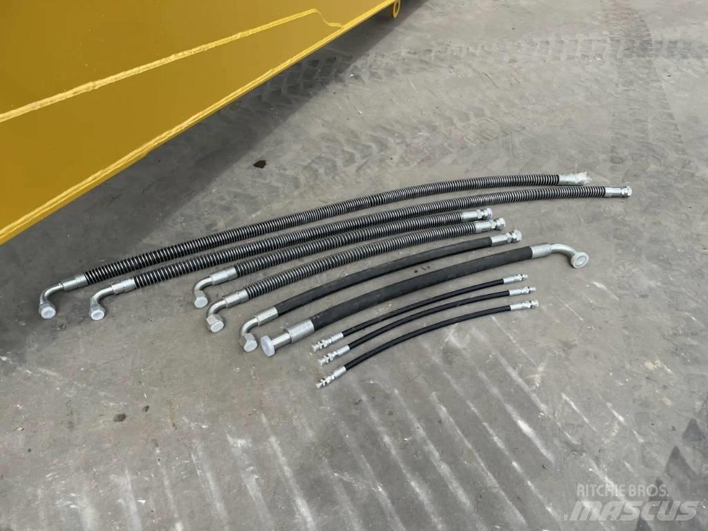 CAT 323 NG 15m Set Retroexcavadoras
