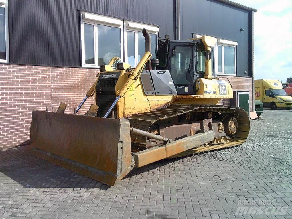 Komatsu D65PX-15 Buldozer sobre oruga