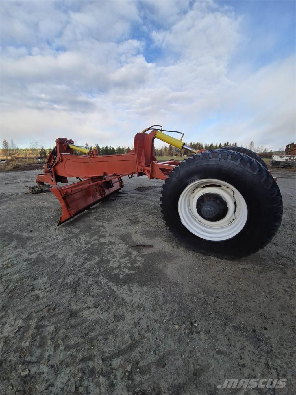  Peltolana omateko Rastras para caminos