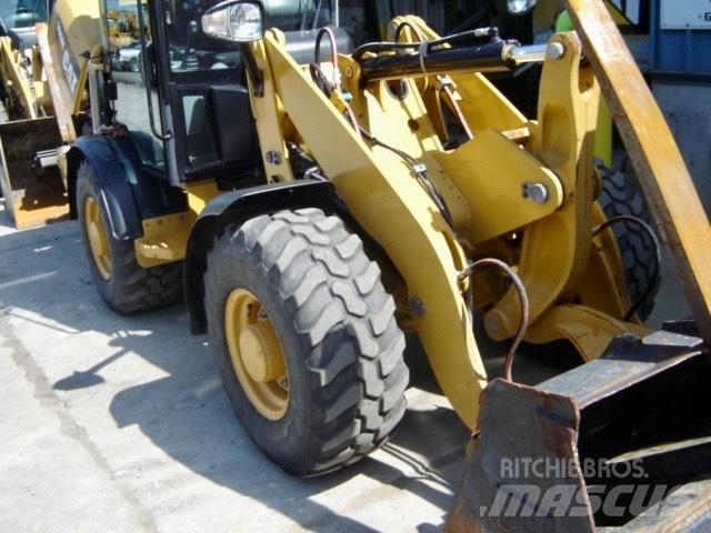 CAT 908 M Cargadoras sobre ruedas