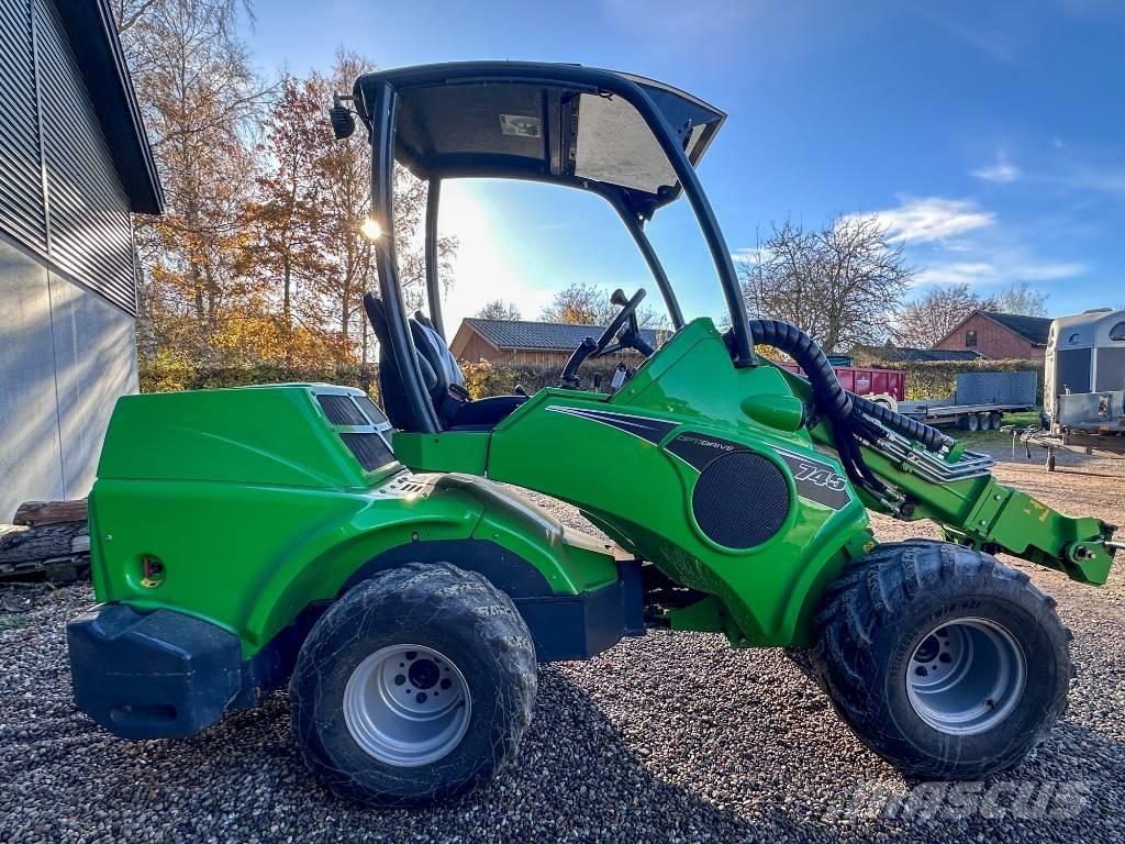 Avant 745 Cargadoras multifunción