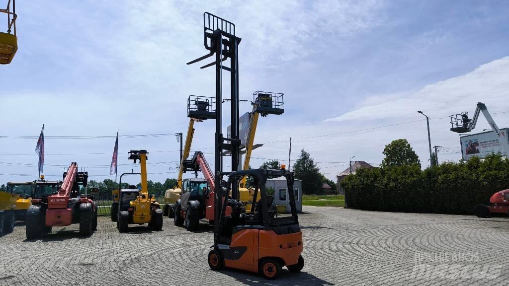 Linde E16-02 Carretillas de horquilla eléctrica