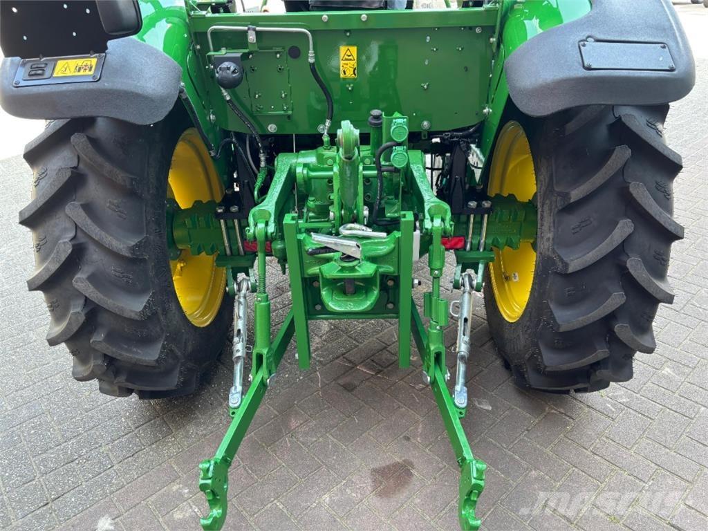 John Deere 5050E Tractores