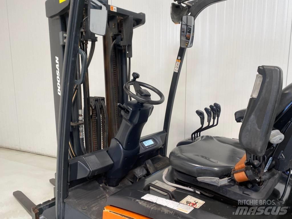 Doosan B25X-7 Carretillas de horquilla eléctrica