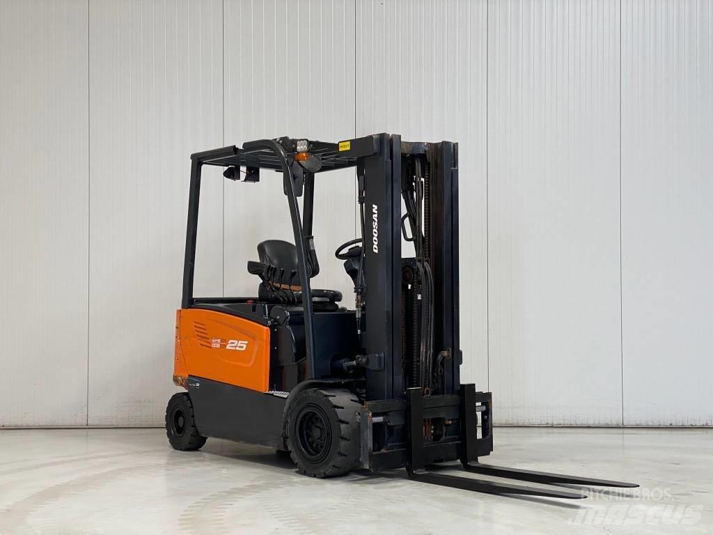 Doosan B25X-7 Carretillas de horquilla eléctrica