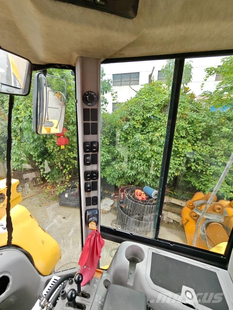 Volvo L 120 Cargadoras sobre ruedas