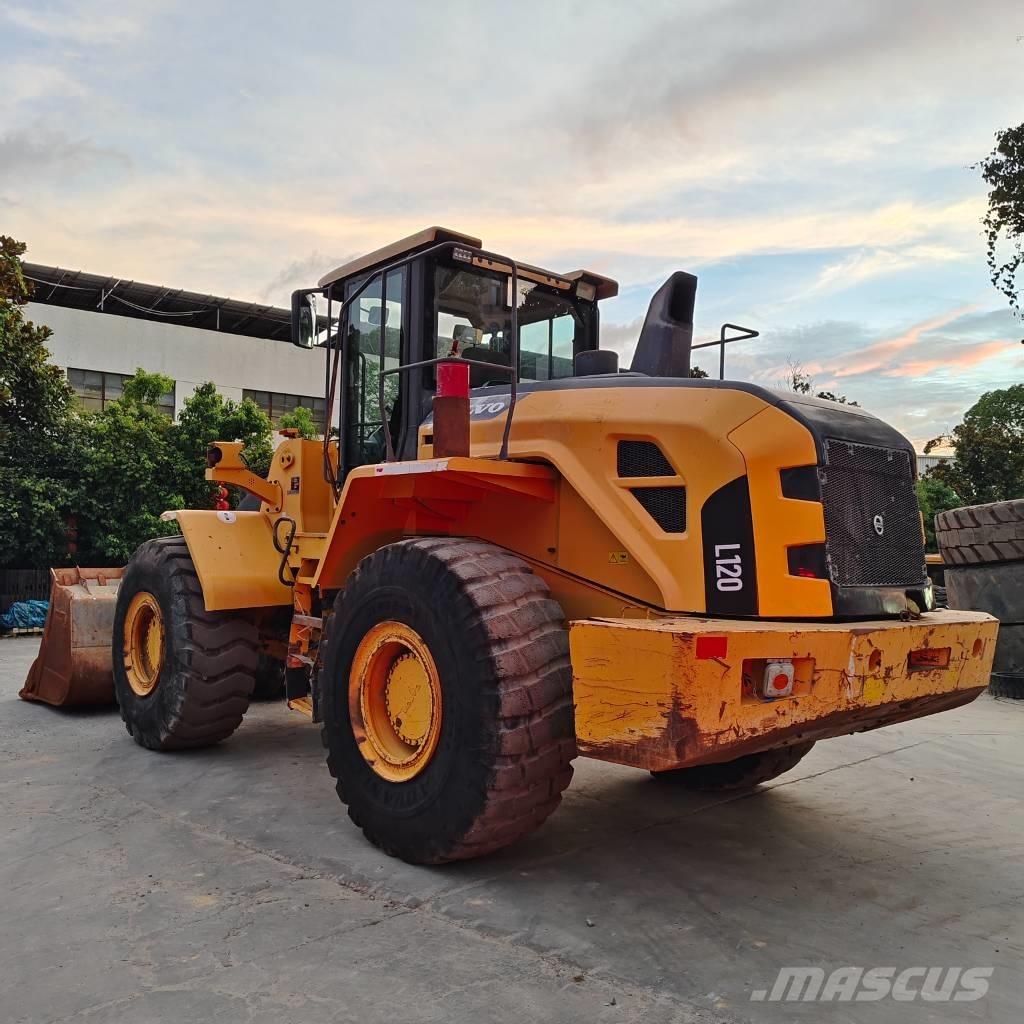 Volvo L 120 Cargadoras sobre ruedas