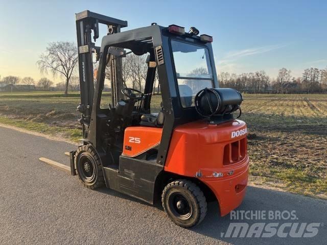 Doosan G 25 G Carretillas LPG