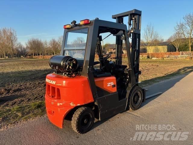 Doosan G 25 G Carretillas LPG