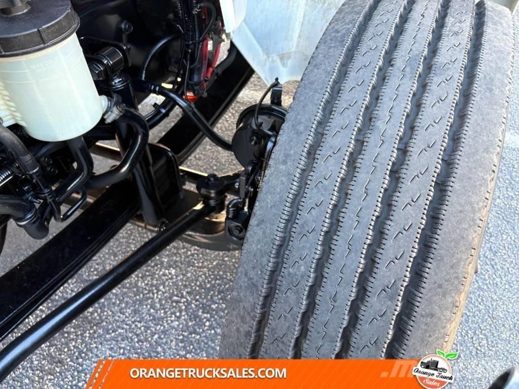 International MV607 Camiones caja cerrada