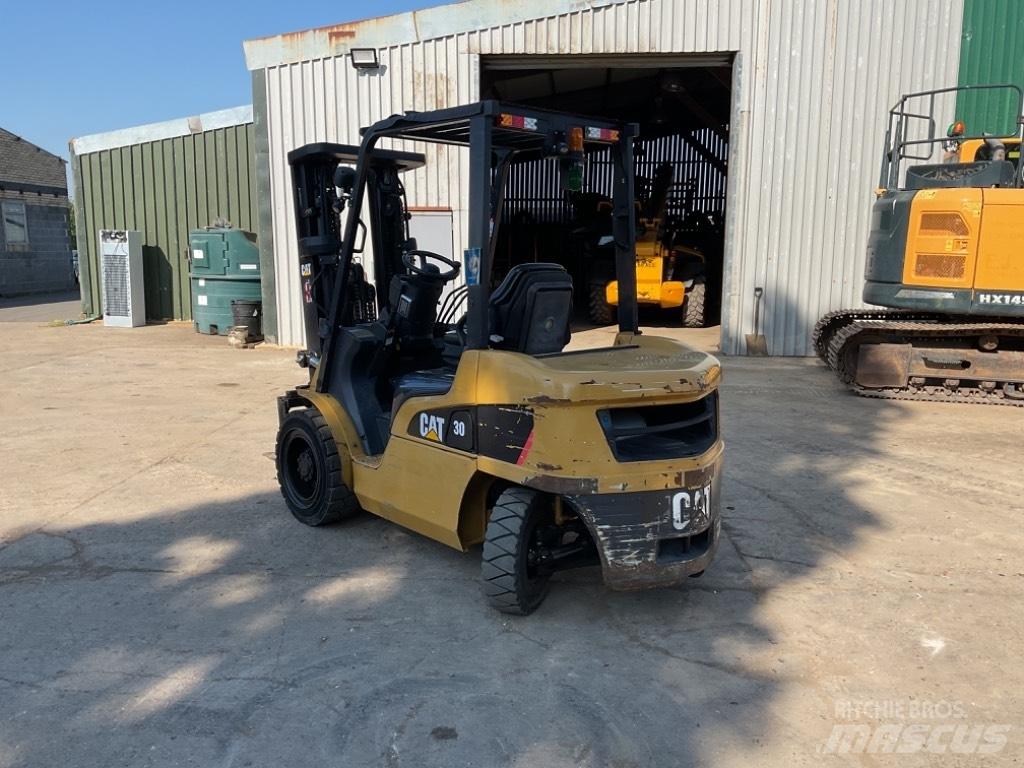 CAT DP30NT Carretillas diesel