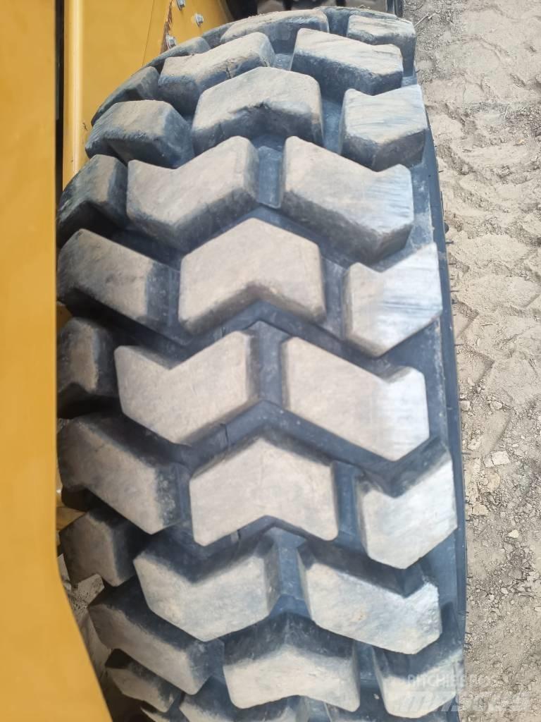 CAT 262 D XPS Minicargadoras