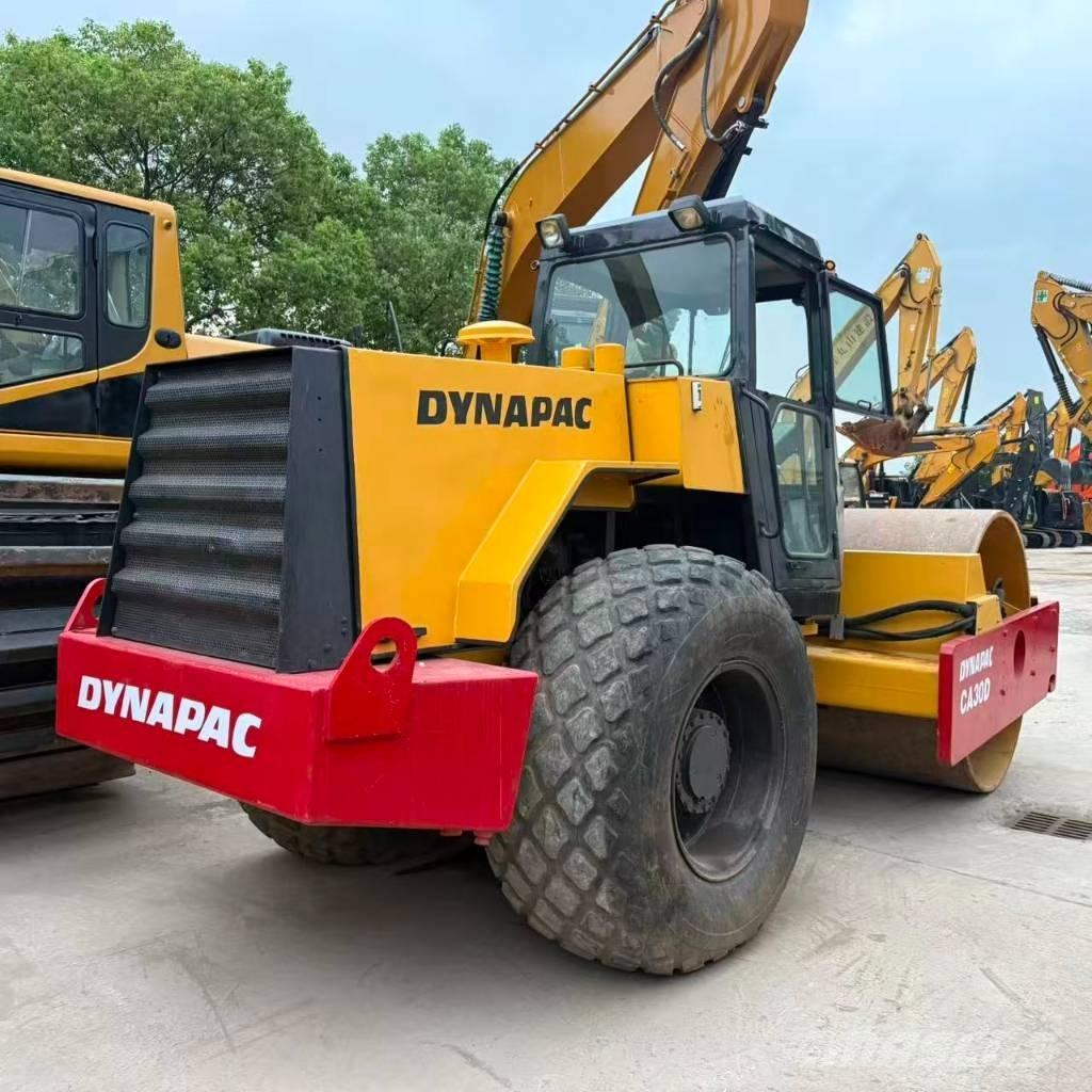 Dynapac CA 30 D Rodillos de un solo tambor
