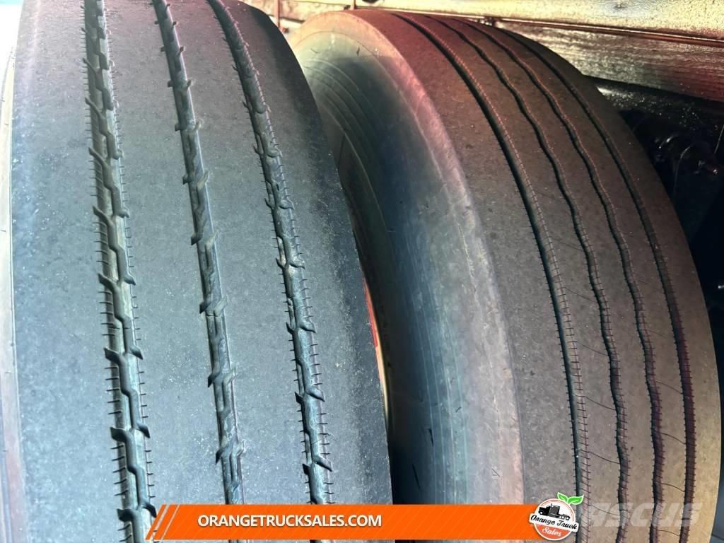 Freightliner M2 Camiones caja cerrada