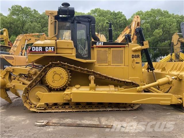 CAT D 8 R Buldozer sobre oruga