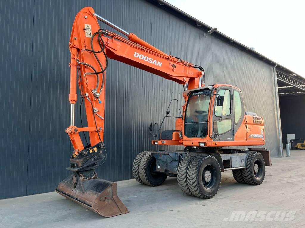 Doosan DX170W Excavadoras de ruedas